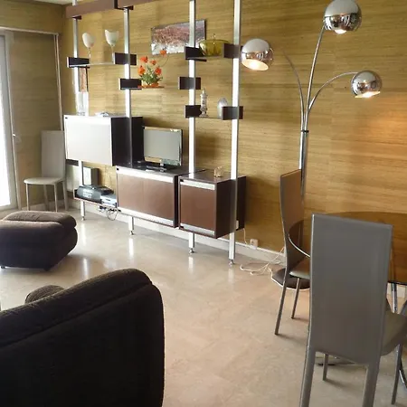 Karolina - Ascot Cannes